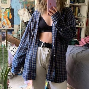 Grungy 90s cozy flannel